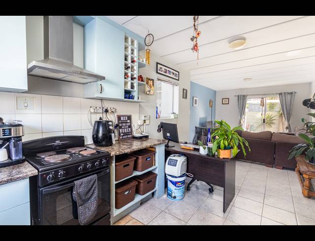 2 BEDROOM APARTMENT SOLD IN WEST BEACH